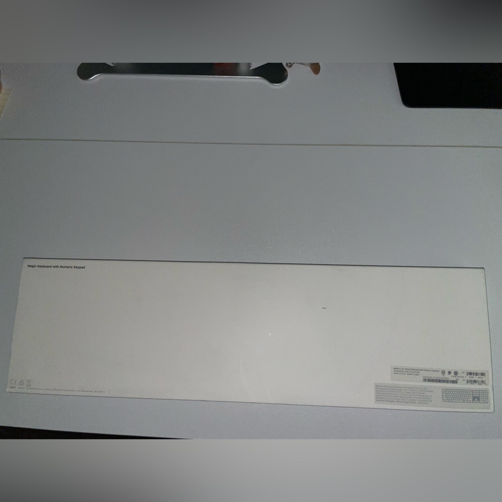 Apple Magic Keyboard with Numeric Keypad - Picture 4 of 4